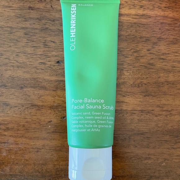 Pore- Balance Facial Sauna Scrub - Picture 3 of 4